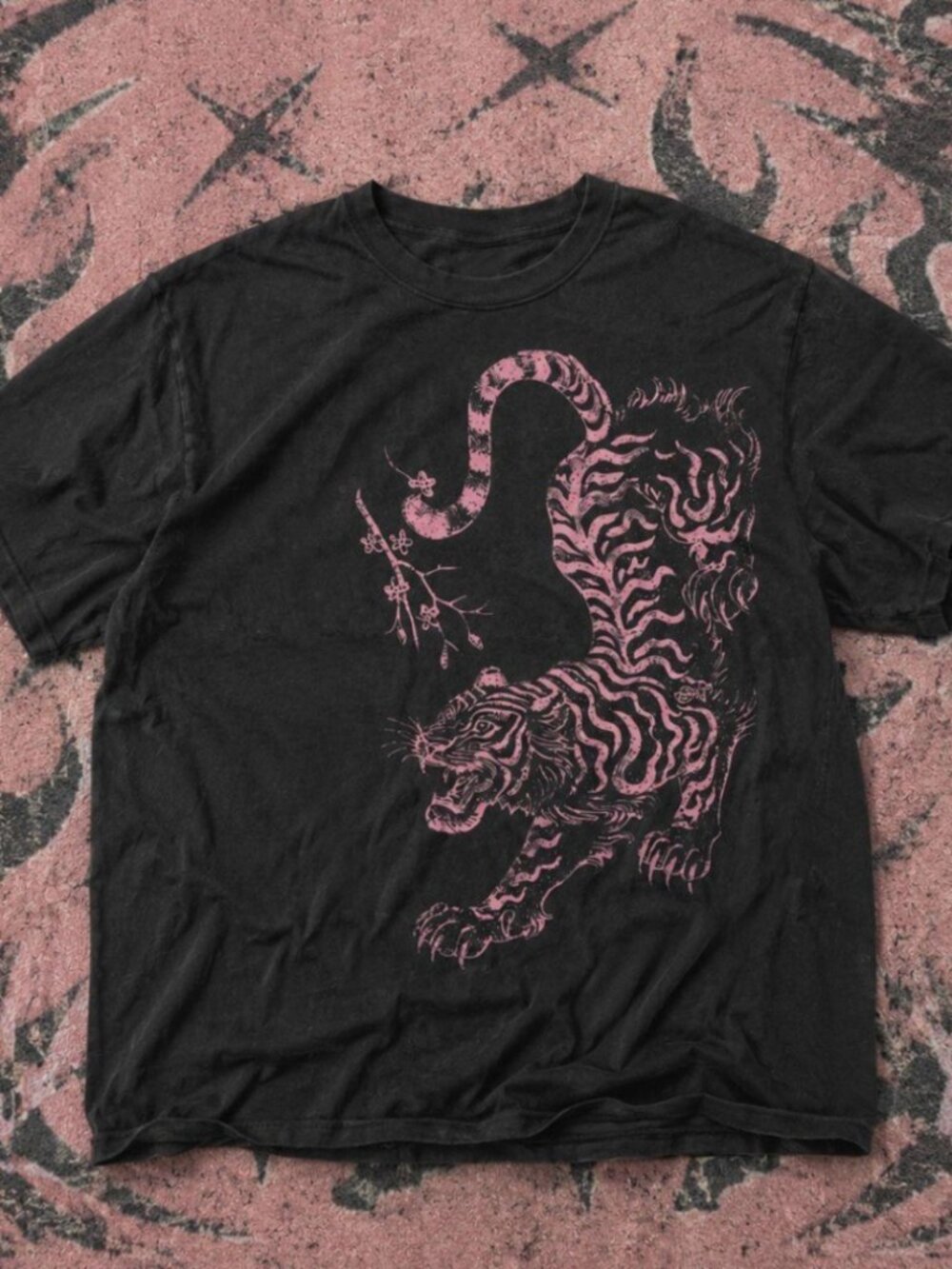 Vintage Style Japanese Tiger Blossom Graphic T-Shirt Black & Pink Streetwear